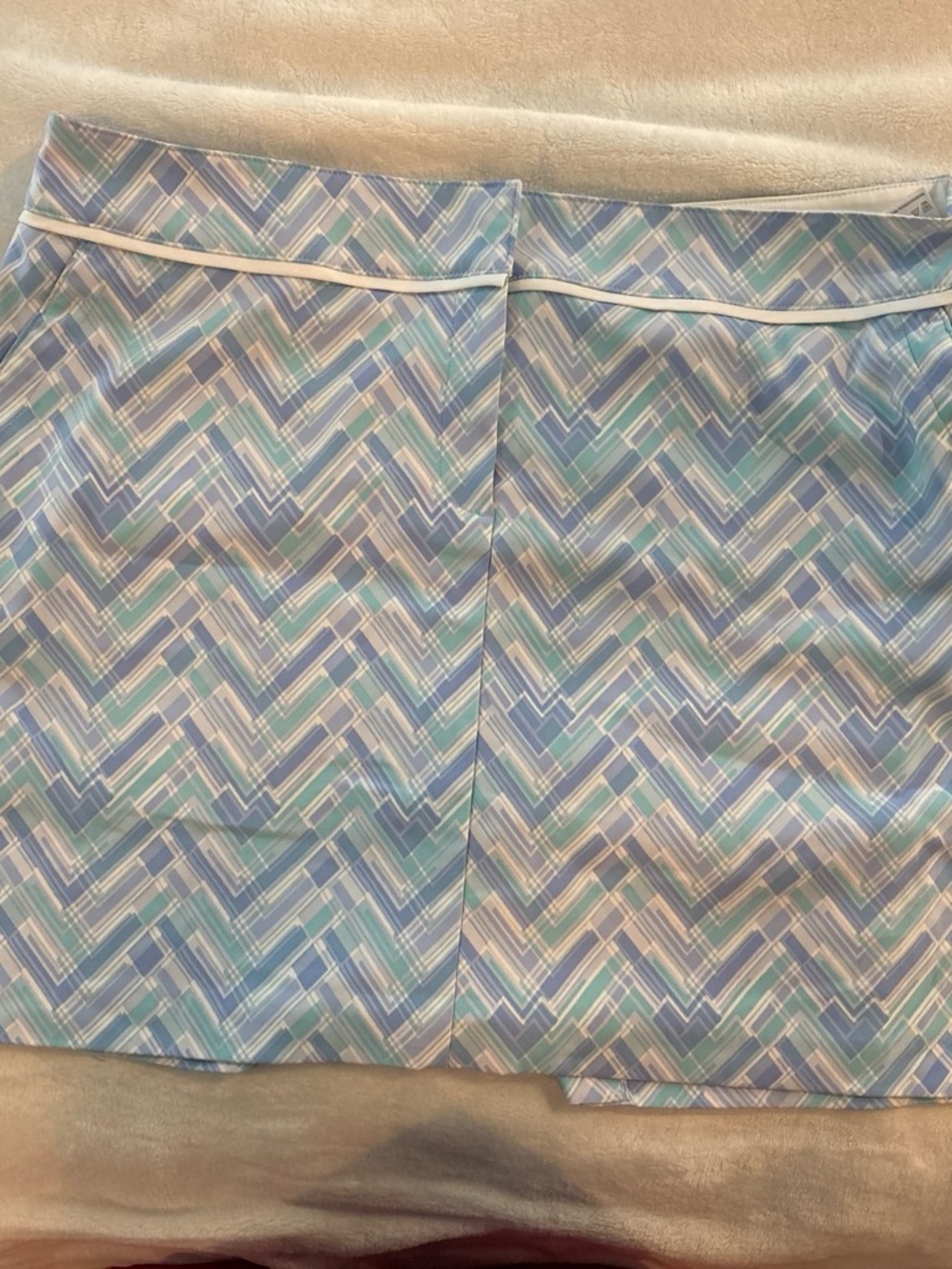 Women’s 18 Blue Multi Chevron golf skirt  with White Piping